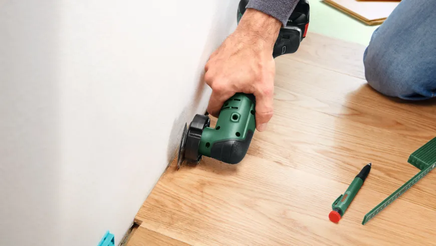 Bosch UniversalMulti 18V-32 batteridrevet multiverktøy