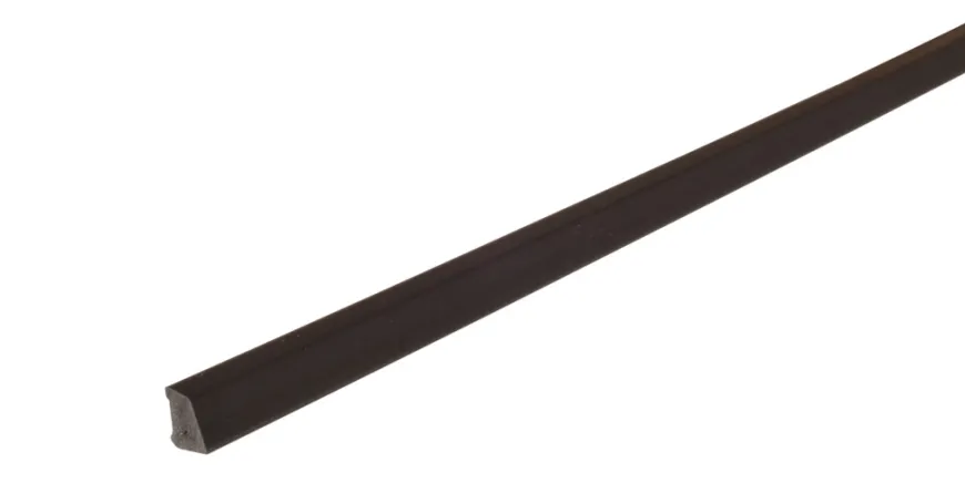 Feielist plast svart – 10 x 16 x 3000 mm
